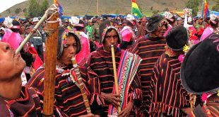 Pujllay: Danza indígena tradicional de Tarabuco en el departamento de Chuquisaca, Bolivia.