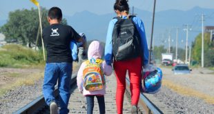 Tres hermanitos de Honduras viajan hacia al norte para cruzar la frontera estadounidense y reencontrarse con sus padres.