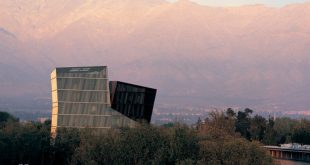 Universidad Católica de Santiago de Chile.