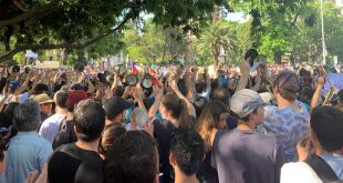 Manifestantes en las calles de Santiago de Chile