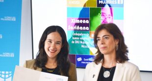 Ximena Sariñana en el momento de su nombramiento como embajadora de Buena Voluntad de ONU Mujeres en México.