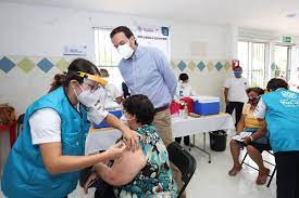 Adultos mayores de Tizimín y Maxcanú comenzaron a recibir la vacuna contra  el Coronavirus