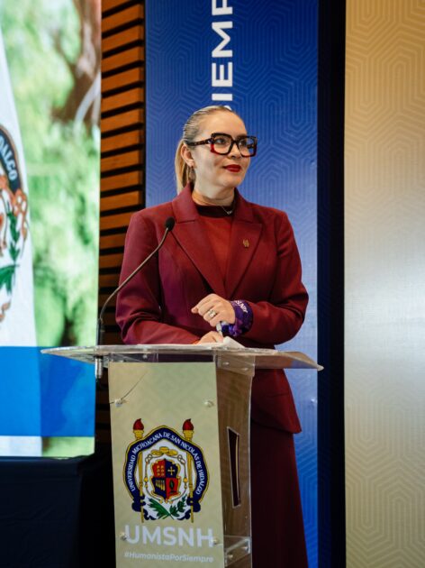 Excelencia académica: el alma de la Universidad Michoacana; Yarabí Ávila rinde Tercer Informe de Actividades