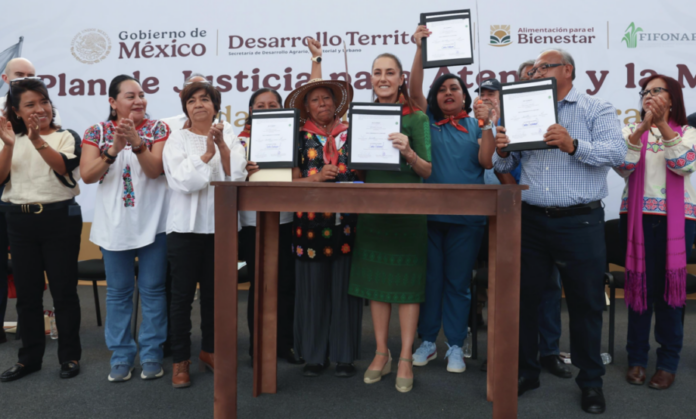 Restituyen-54.5-hectareas-de-tierras-Atenco-920x554