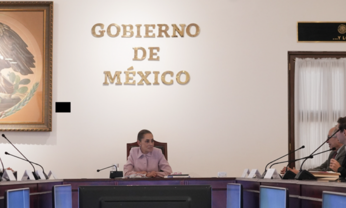 Salud-firma-acuerdo-para-impulsar-produccion-de-vacunas-en-Mexico.-920x554