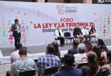 Abraham Espinoza refrenda compromiso con la inclusión durante foro “La Ley y Trisomía 21”