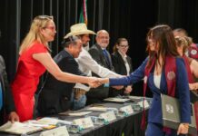 A trabajar con los valores nicolaiYarabí Avila a pasantes de la licenciatura como médico veterinariotas, convoca