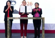 Sheinbaum firma decreto para garantizar transparencia