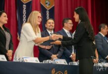 A Mantener viva la inquietud por aprender y actualizarse, invita Yarabí Avila a egresados de especialidades odontológicas