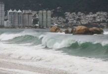 Cierran seis puertos a la navegación en Guerrero, Colima, Michoacán y Oaxaca debido a las fuertes lluvias generadas por el huracán “Polo”