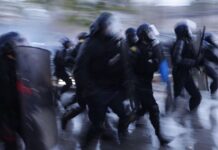 El Gobierno francés anuncia medidas para poner fin a las protestas, pero los estudiantes las ven “insuficientes”