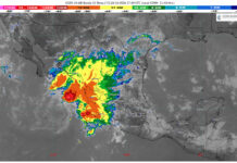 Intervalos de chubascos (5 a 25 mm); Temperaturas máximas de 30 a 35 °C: Michoacán