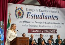 Nicolaitas de excelencia; Yarabí Avila entregó reconocimientos a estudiantes con calificaciones más altas en examen de admisión