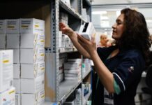 Informa Martí Batres distribución de 20.5 millones de medicamentos a farmacias del ISSSTE en septiembre; abasto nacional alcanza 97%