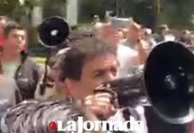 Trabajadores del IMSS corren a dirigentes del PAN y los califican de rateros y oportunistas